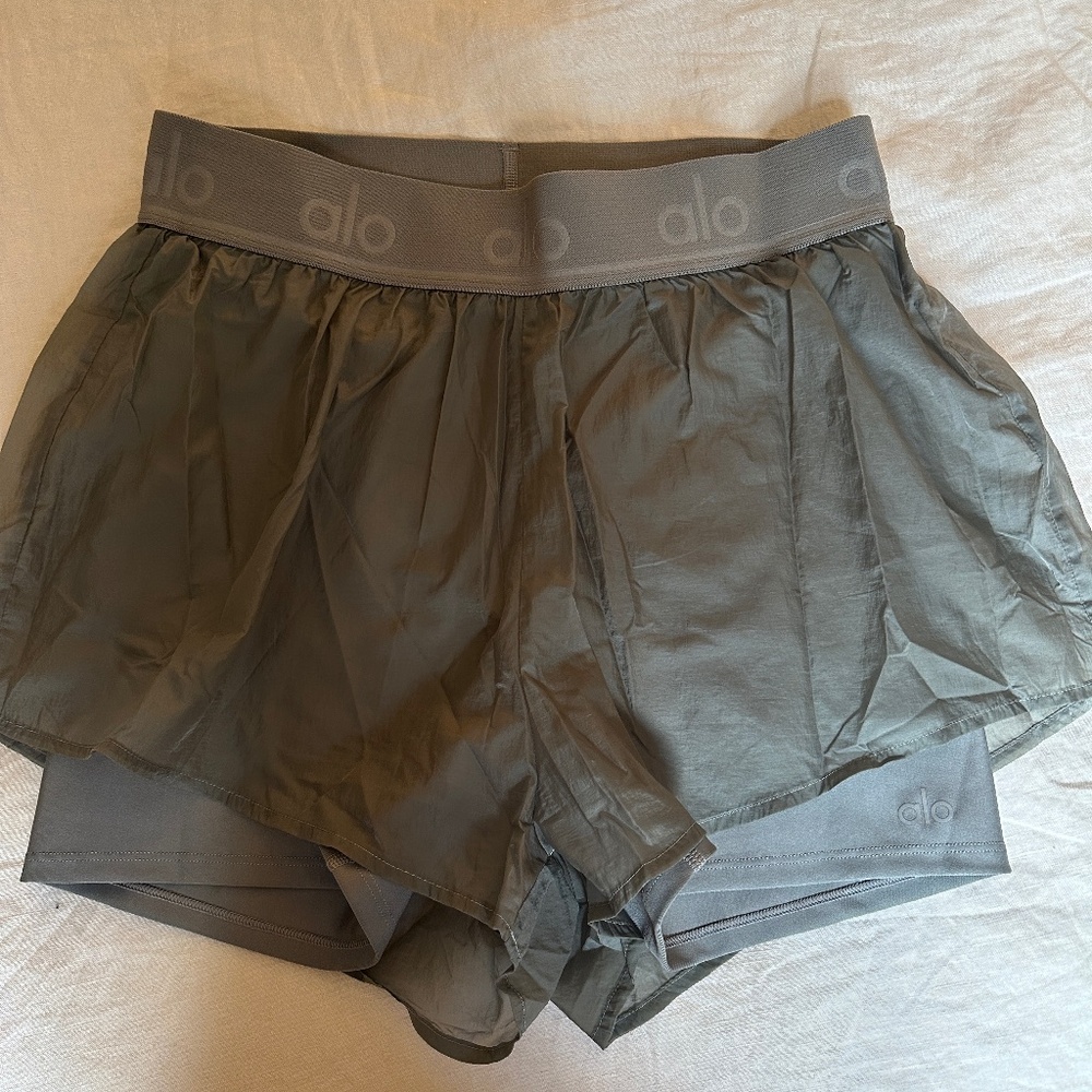 Alo two layer running shorts slate green size M